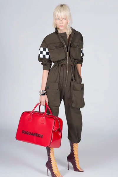 Look 15